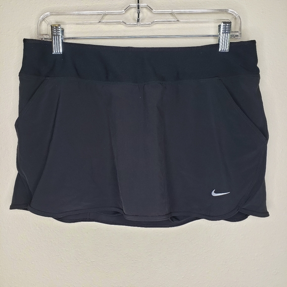 Nike NWT M black dri fit skort